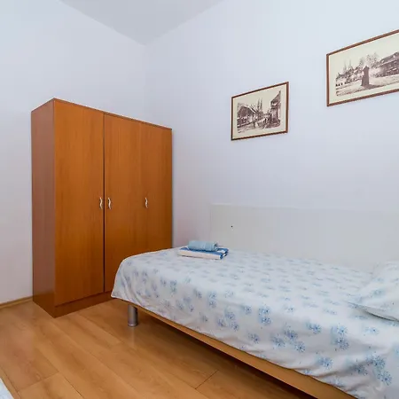 Apartment Ivica *