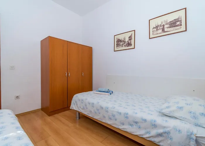 Apartament Ivica *